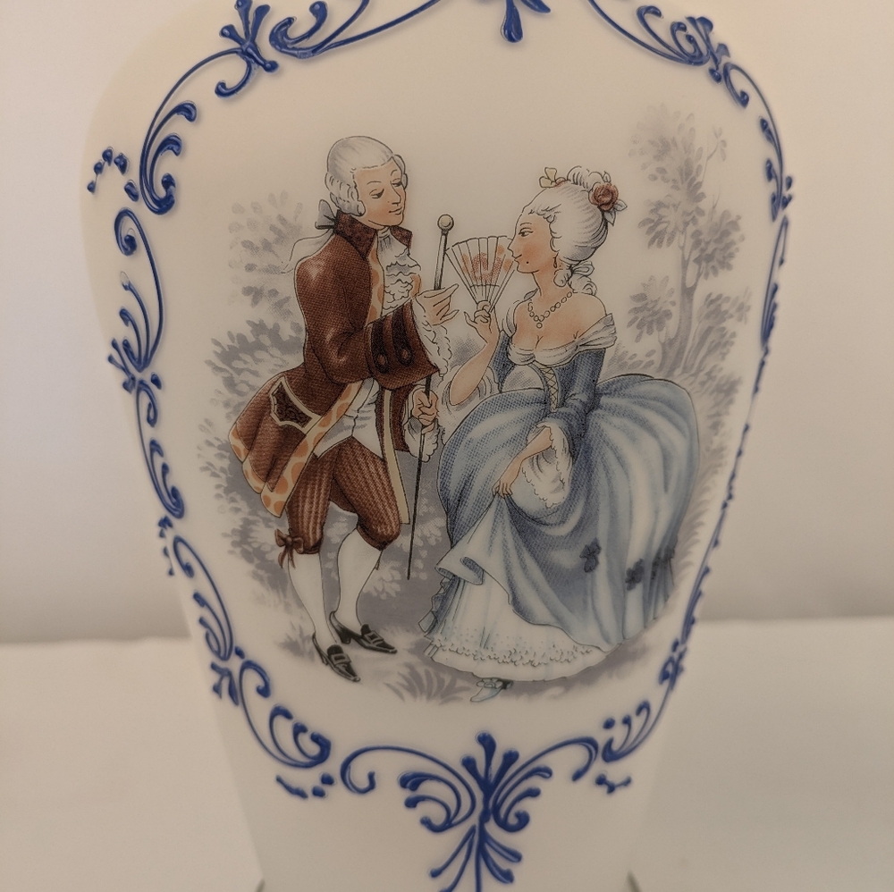 Vintage Frosted Glass Vases - Picture 2 of 10